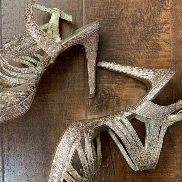 High heels - Picture 3 of 3